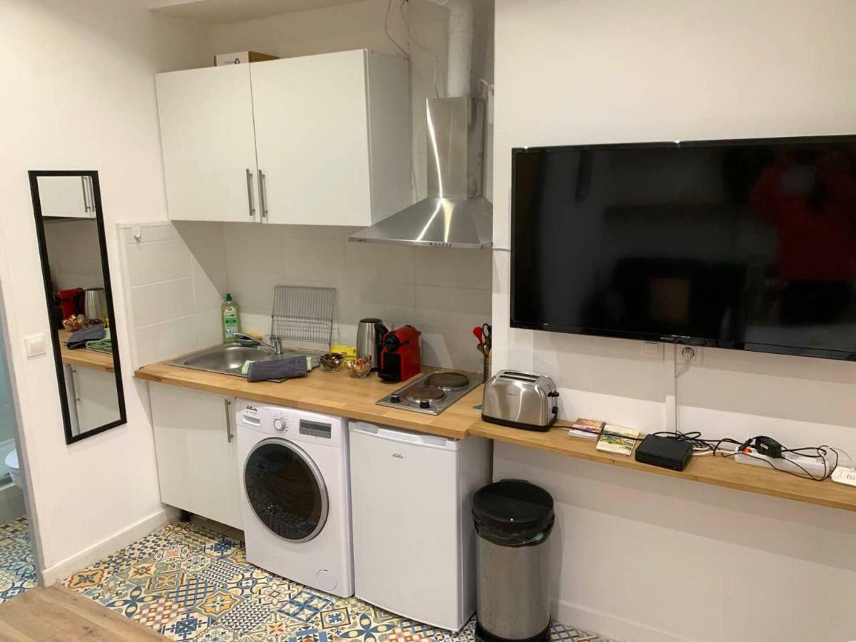 Nice 1 Bedroom Of 26m2 - Lively Area Appartement *