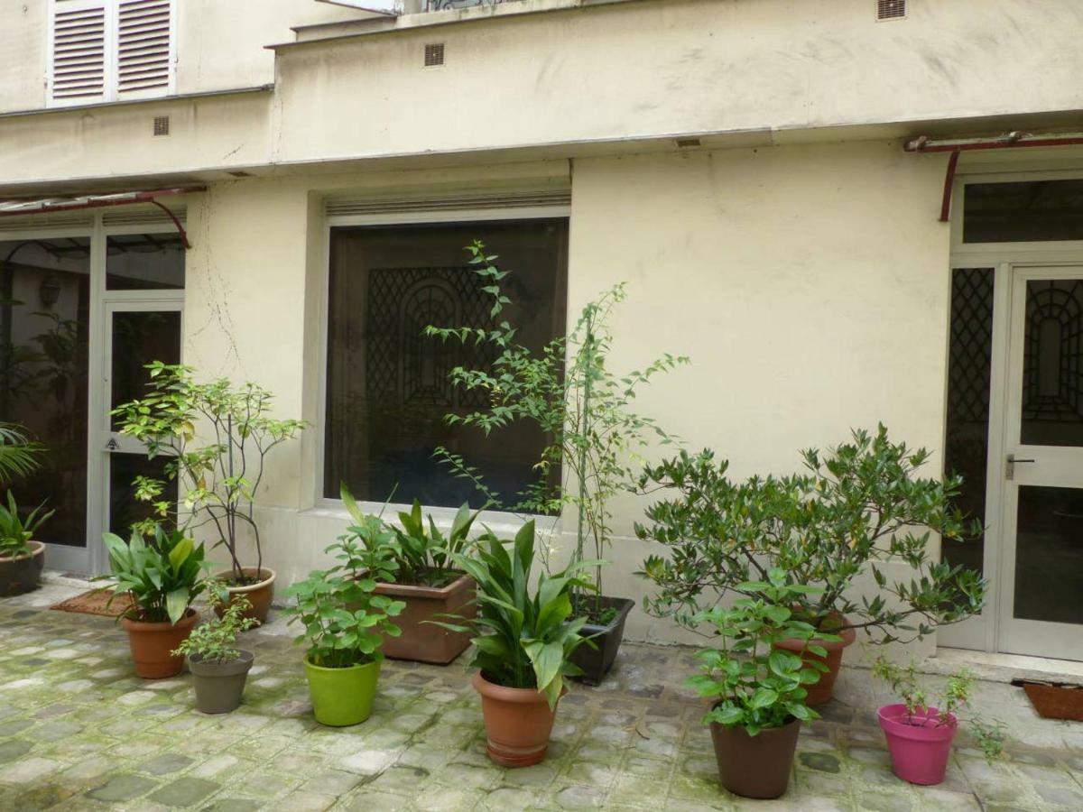 Nice 1 Bedroom Of 26m2 - Lively Area Appartement *