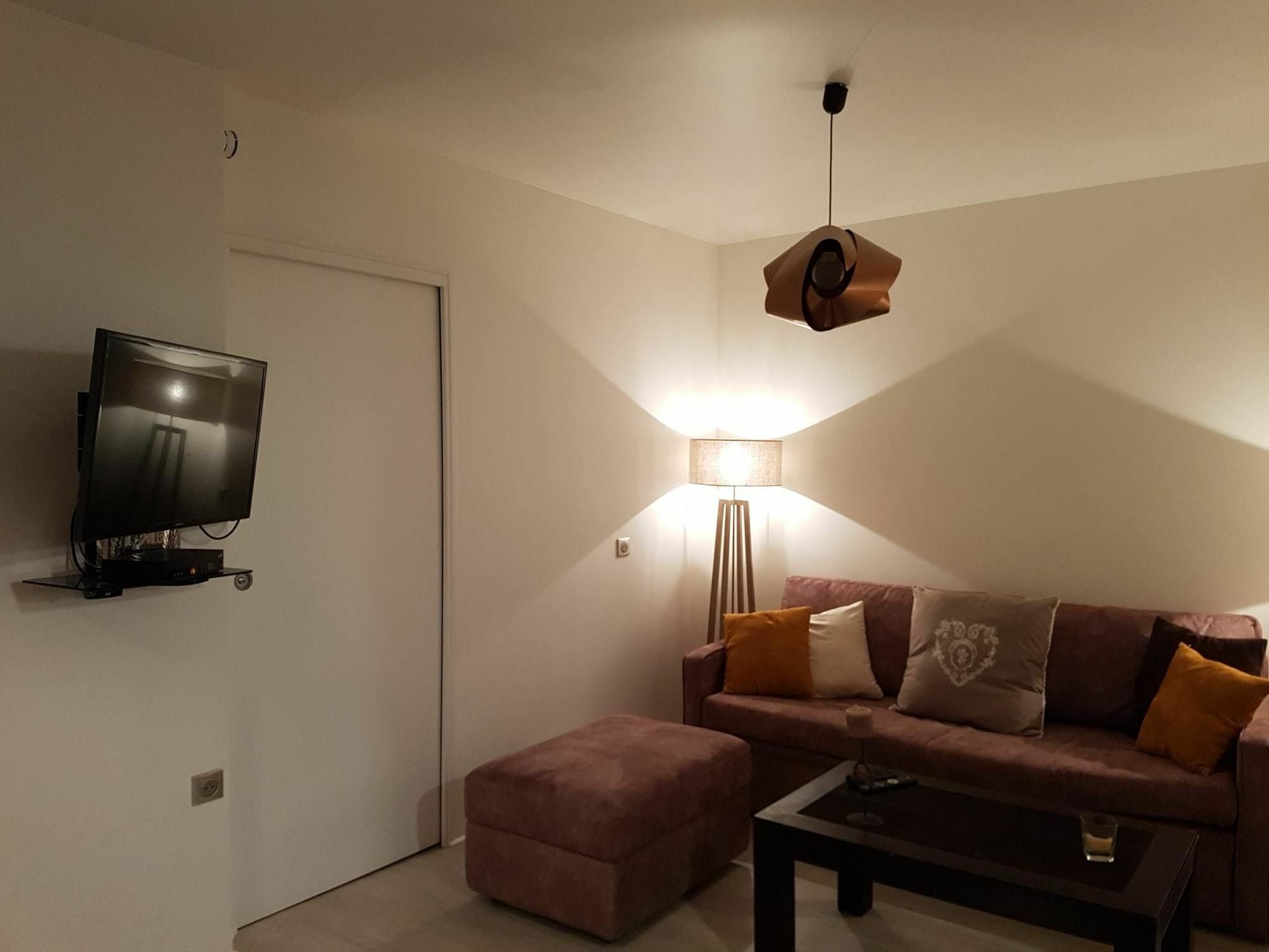 With One Bedroom In Paris, With Wifi * Paris
