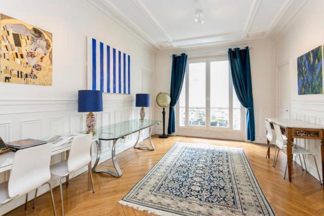 Charming Bedroom * Paris