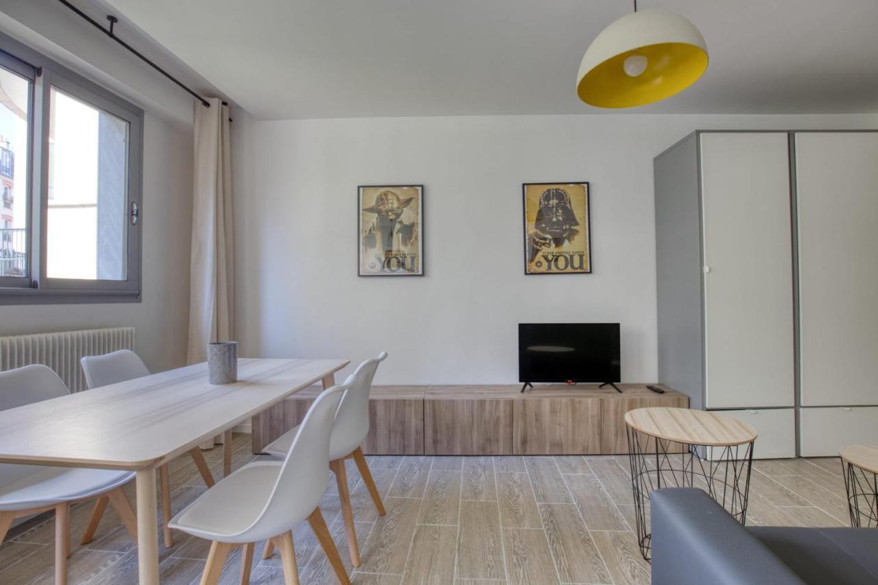 Charming In The Heart Of The 19th Appartement *