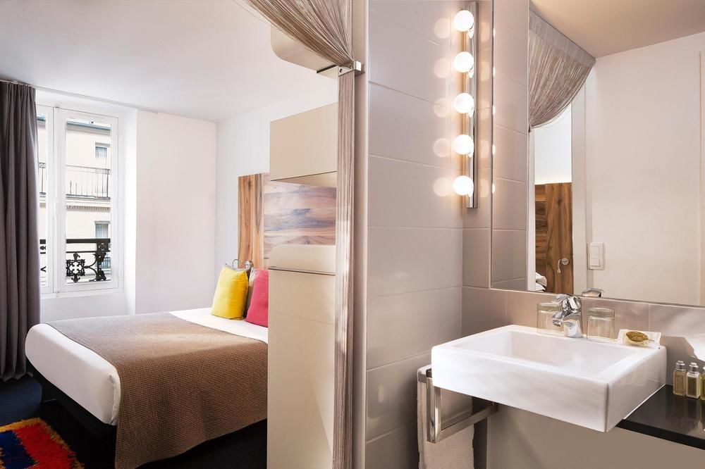 Hotel Maxim Folies