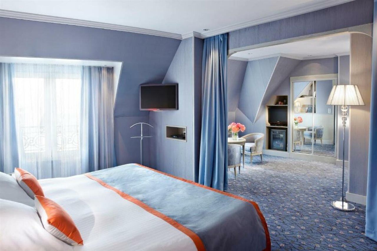 Rochester Champs Elysees