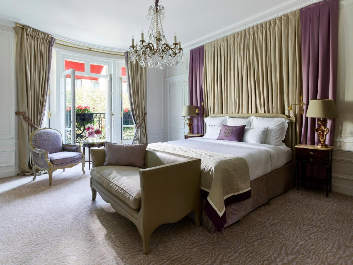 Plaza Athenee - Dorchester Collection 5* Paris