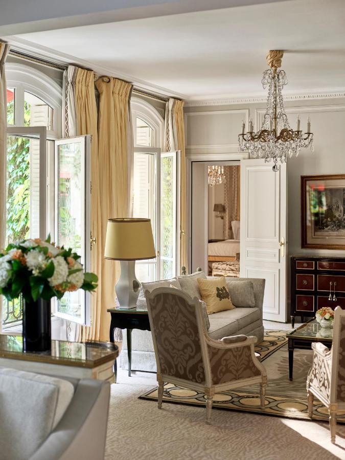 Hotel Plaza Athenee - Dorchester Collection Paris