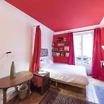 Place De La Republique Hideaway