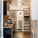Charming Industrial-Style Studio Just Nearby Montmartre In Paris - Welkeys