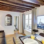 Quiet, Cozy, Design Apartment In Paris