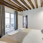Quiet, Cozy, Design Apartment In Paris