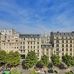 Elux Paris