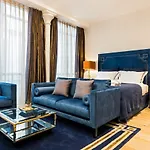 Luxury Apartment Paris Louvre II