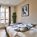 1625 - Champs Elysees - Lovely Apartment