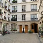 Le Studio de Martine - wifi - 9e Paris - 5 min à pied du Moulin Rouge - 15 min à pied des Galeries Lafayette et de Montmartre