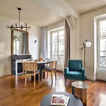 The Perfect Parisian Flat Bd St-Germain - Mid Term