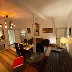 Romantic Apartment In Paris