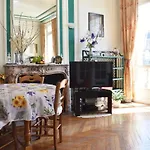 Charming 2 Bedroom Apartment With View Of Paris Gare De Lyon