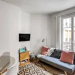 Stunning 2 Bedrooms Apartment In Paris