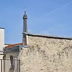 Beautiful 1 Bedroom Apartment Near Eiffel Tower