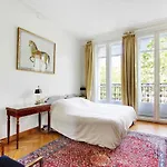 Suite Junior Avec Balcon Et Vue Sur Arc De Triomphe