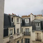 Fully equipped Studio in the heart of Paris - Area champs Elysées