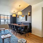 135 - Urban Five Star Apartment In Center Of Paris
