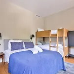 119 - Urban Spacious Apartment Sebastopol