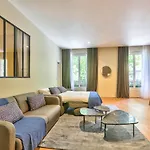 119 - Urban Spacious Apartment Sebastopol