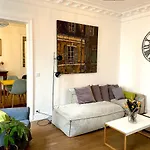 Quiet&Very Central 2 BR Flat