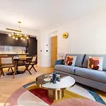 Newly Rebuilt By Architect - Center Of Paris