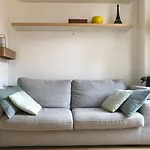 Petit appartement lumineux et atypique à Paris 14.