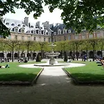 Charmant Appartement Au Coeur Du Marais