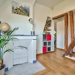 Guestready -- Rooftop Maisonette In Folie-Mericout