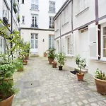 Superb apartment Place des Vosges Le Marais (Charles V)