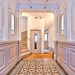 57-Luxury Parisien Home Sebastopol 1