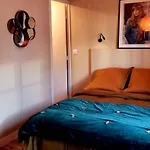 Cosy 1 Bedroom Apartment In Paris