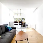 Tuileries - Louvre City Apartment