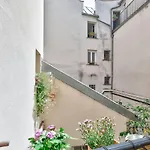 Pleasant Parisian Studio