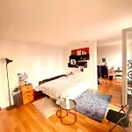 Paris 11 / Calme Et Tres Lumineux. The Cosy Flat.