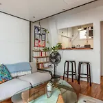 Superb Studio In The Moulin Rougemontmartre Neighborhood - Paris - Welkeys
