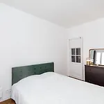 Nice 32 M Renovated And With Comfort In Paris