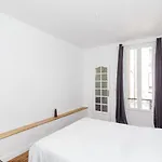 Nice 32 M Renovated And With Comfort In Paris