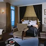 La Tremoille Paris