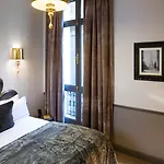 Hotel Lumen Paris Louvre