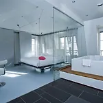 Kube Hotel Paris