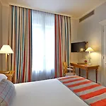 Royal Hotel Paris Champs Elysees