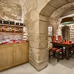 Hotel Saint-Paul Rive-Gauche