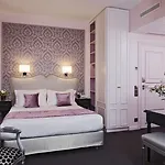 Hôtel Saint-Pétersbourg Opéra&Spa
