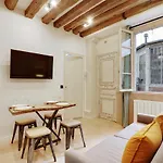 CMG - Place des Vosges - Le Marais 2