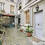 CMG - Place des Vosges - Le Marais 2
