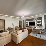 Appartement Champs-Élysées - HALA PARIS